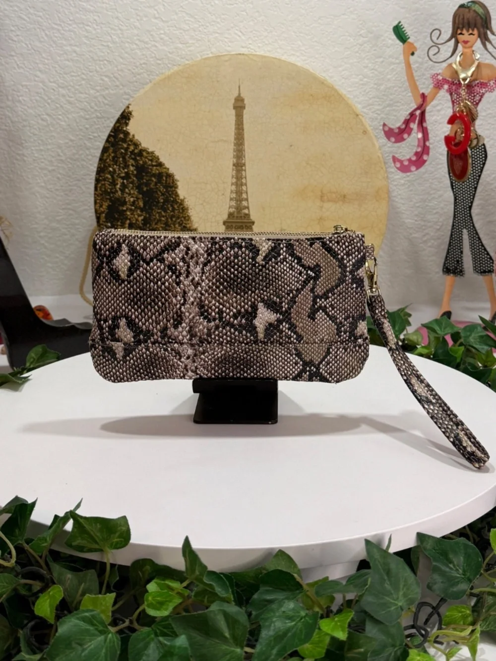 FIERCE ADRIENNE VITTADINI PYTHON WRISTLET/HANDBAG!